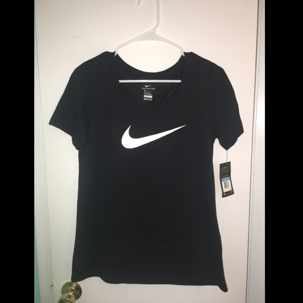 Brand new Nike tee